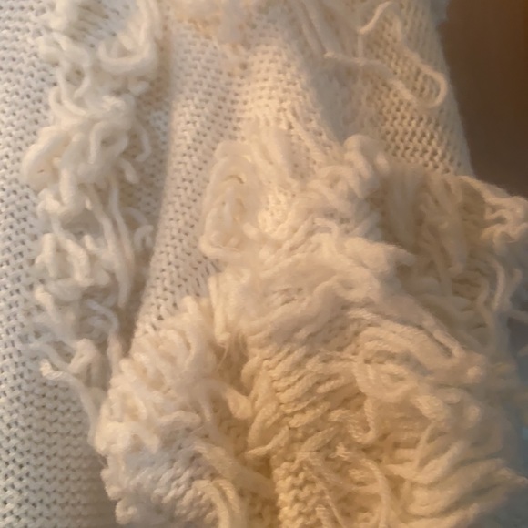 Vintage gently worn sweater with loops of yarn - Picture 7 of 8